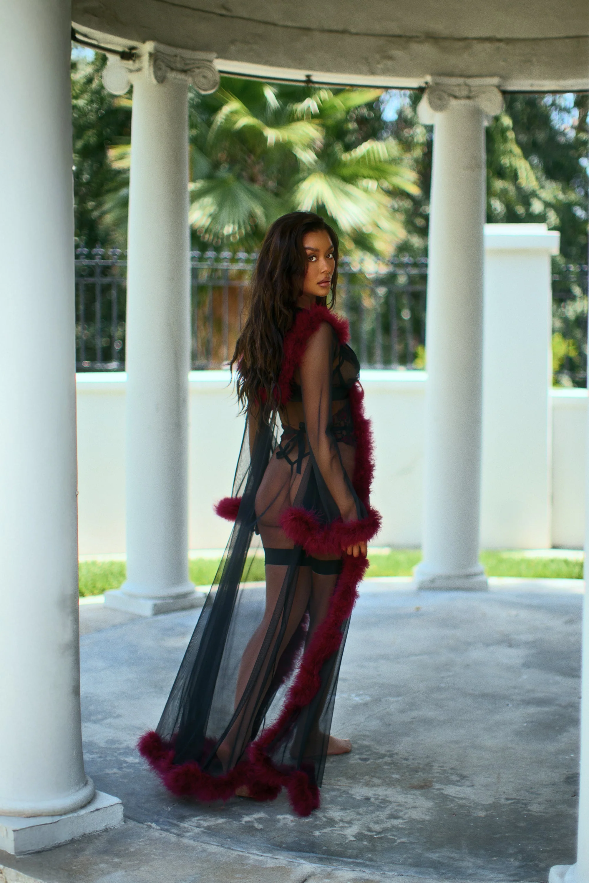 LI888 - Fantasy Luxe Glam Robe - Image 5